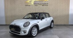 2017 MINI COOPER 5DR A/T
